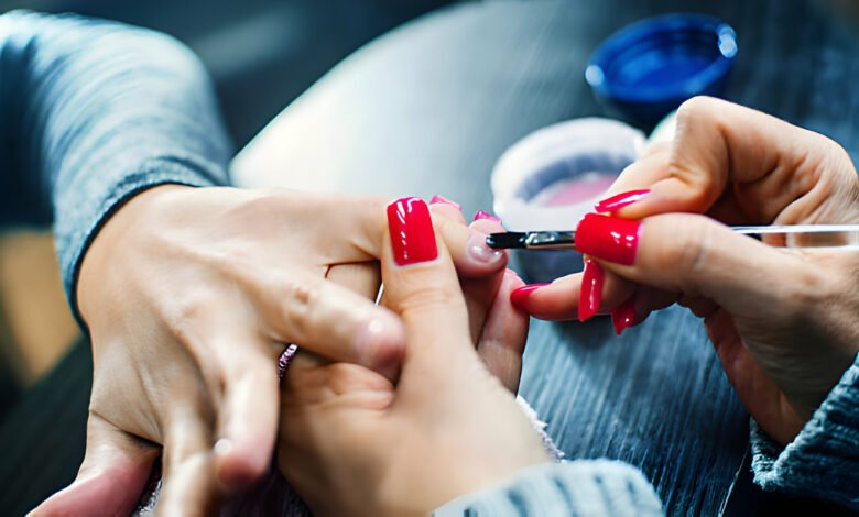 How to Achieve a Long-lasting Gel Manicure