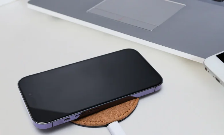 Wireless Charger CorkCircle with logo