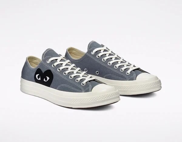 CDG CONVERSE BLACK HEART GREY LOW TOPq